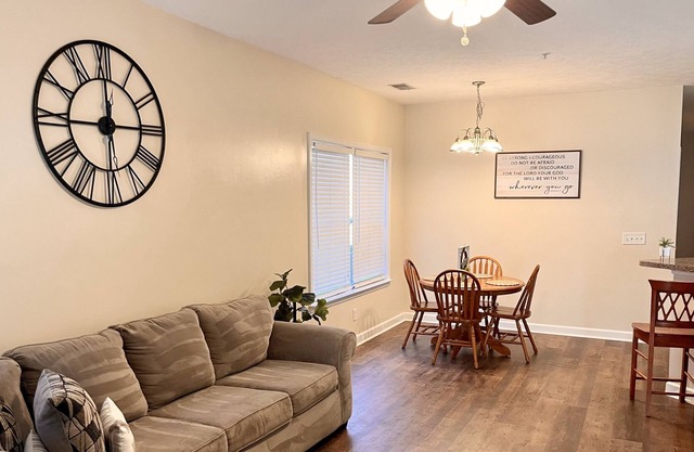 Cozy Condo With Pool Near Beach And Golf Courses!