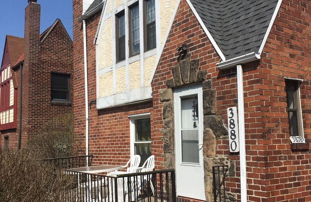 Cozy & convenient min to CMU, UPMC, DT, PPG Paint Arena, Consol Center, PNC Park