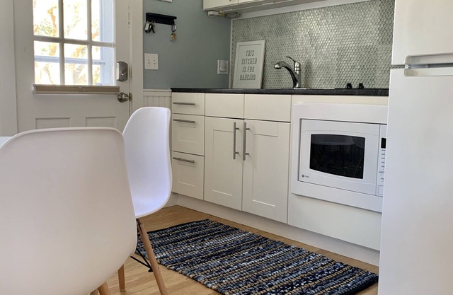 Cozy Conwell Cottage