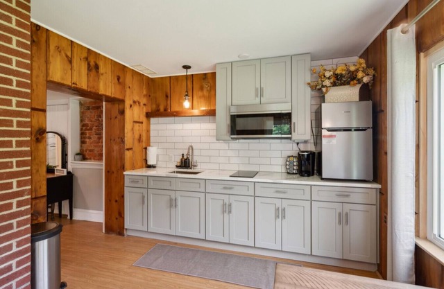 Cozy Corner: Relax on an Amish Equestrian Farm
