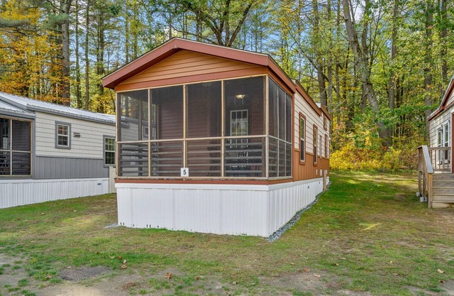 Cozy Cottage at Lake George Campsites!