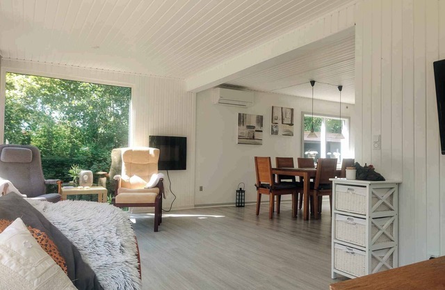 Cozy cottage close to the beach