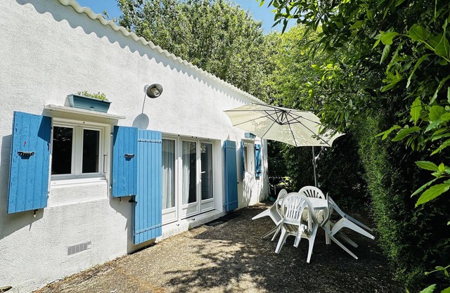 Cozy cottage near the beach for 2 people