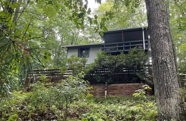 Cozy Cottage to enjoy the NC mountains , close to everything