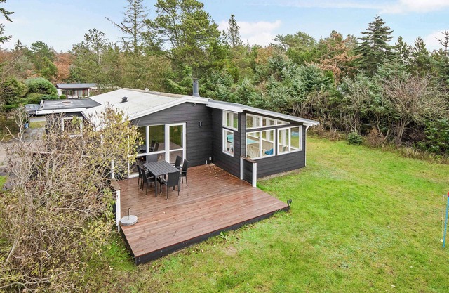 Cozy cottage with 600 m to the beach
