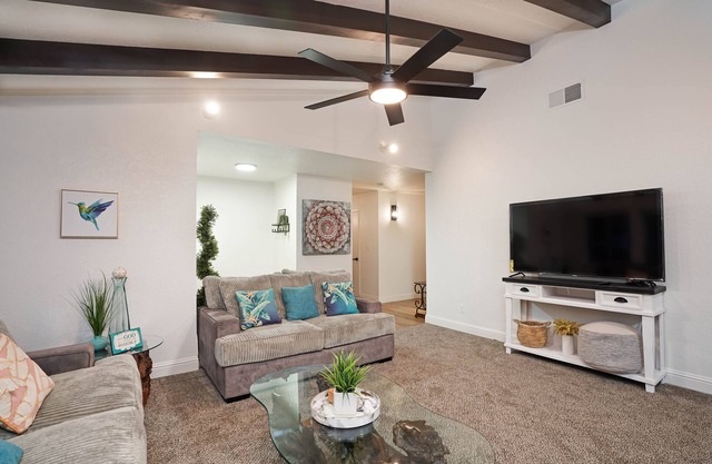 Cozy Country Home in Visalia, CA