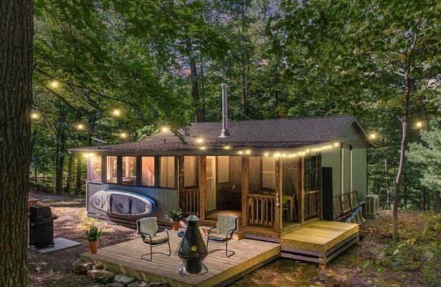 Cozy Creatives & Fishing Cabin