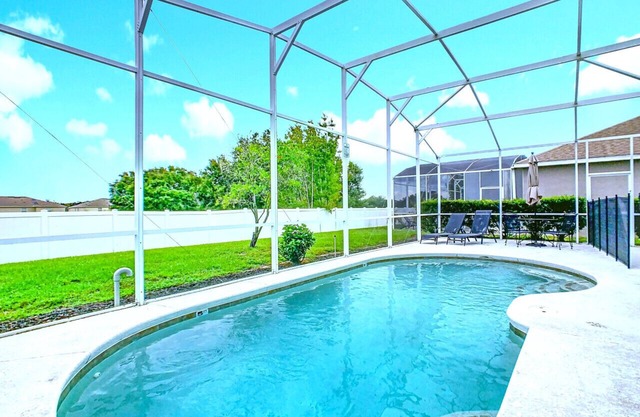 Cozy Disney Getaway 3BR Home + Private Pool Oasis