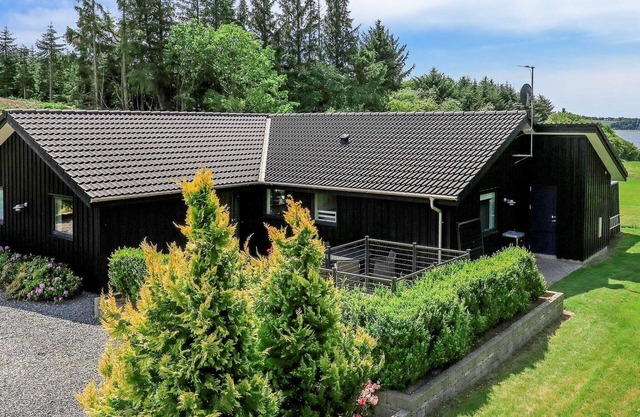 Cozy Dog-Friendly Cottage near Coast-By Traum