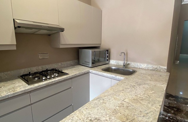 Cozy double Room with private bathroom in El Banfseg, Cairo with Free WiFi