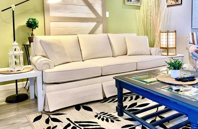 Cozy Downtown Guest Suite with Patio, Free Parking, Pet-Friendly