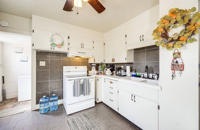 Cozy East Helena House w/Deck + Private Yard!