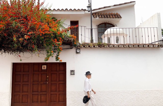 Cozy Entire Home in the Heart of Antigua, walk anywhere.