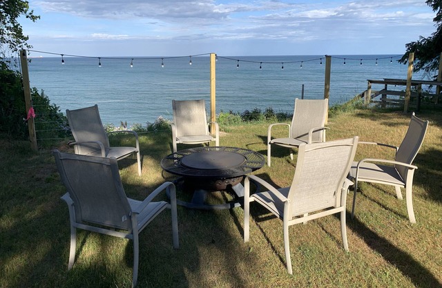 Cozy Fall Getaway,Private Beach Access, CanoeAvailable for Use.Fire pitFree wood