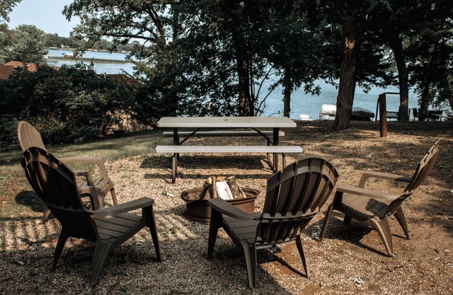 Cozy Family Cabin with beautiful beach and plenty of areas to relax