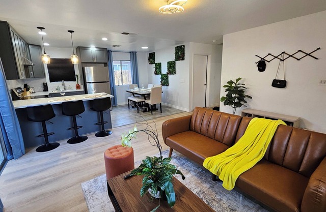 Cozy Family Home - Self Check In