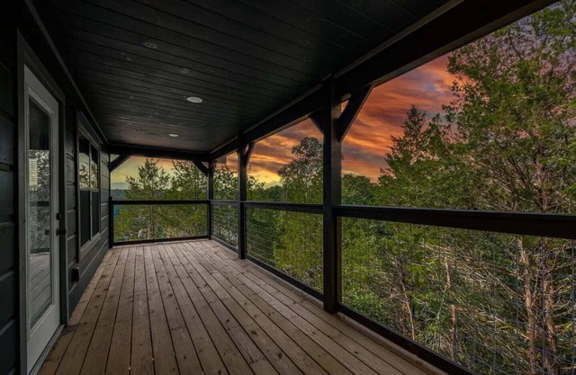 Cozy Forest Hideaway in the Smoky Mountains