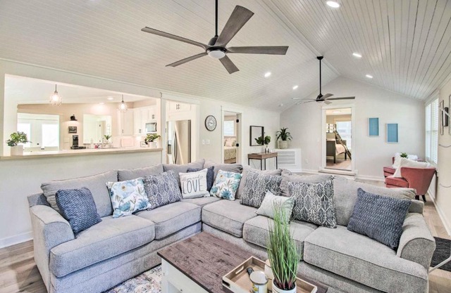Cozy Franklin Getaway Near Golfing and Hiking