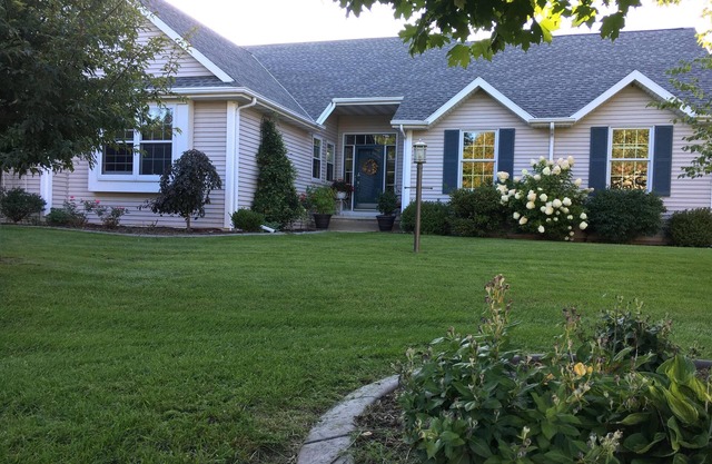 Cozy Green Bay home in quiet suburban neighborhood & minutes from Lambeau Field.