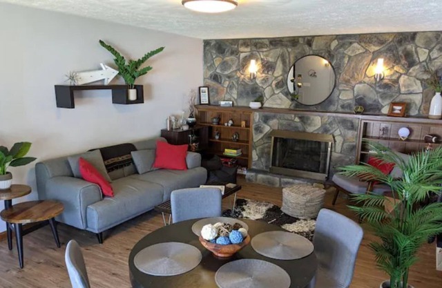 Cozy HOF Vacation Home with Exercise Room
