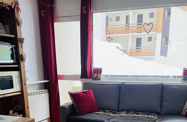 cozy holiday apartment on the ski slope, ideal for families with kids