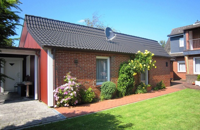 Cozy holiday home for up to 4 people in Neßmersiel on the North Sea coast