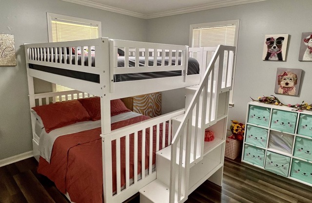 Cozy Home/1 Mile to Beach/3 Bedrooms
