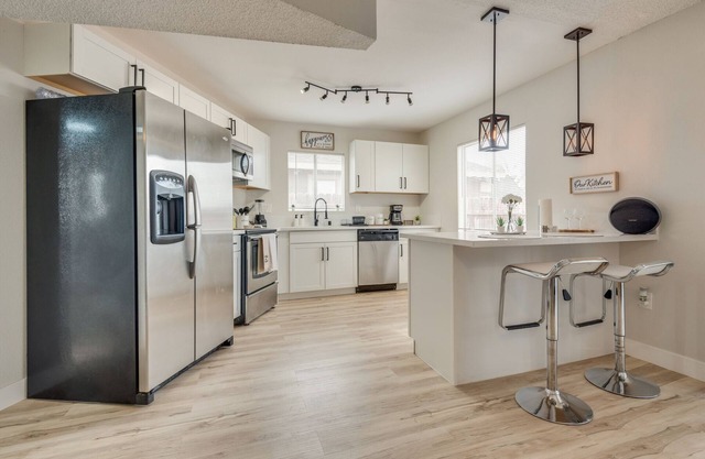 Cozy home! 18 min away from Strip and Fremont!