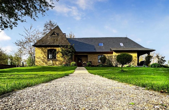 Cozy Home In Bray-Lès-Mareuil