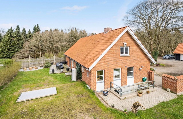 Cozy home in Engesvang with WiFi