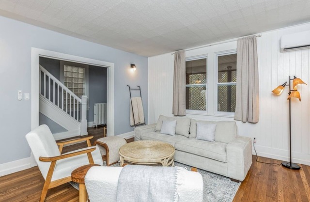 Cozy home in Forest Hills