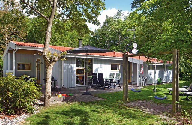 Cozy home in Glesborg with sauna