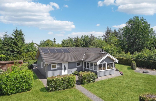 Cozy home in Glesborg with WiFi