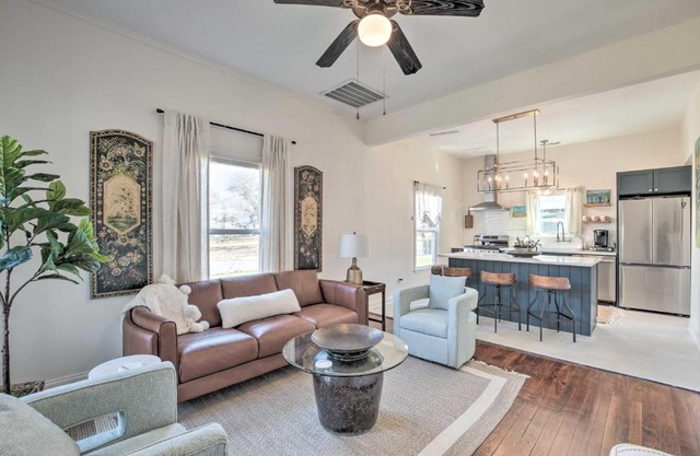 Cozy Home in Historic Area about 2 Mi to Main St!