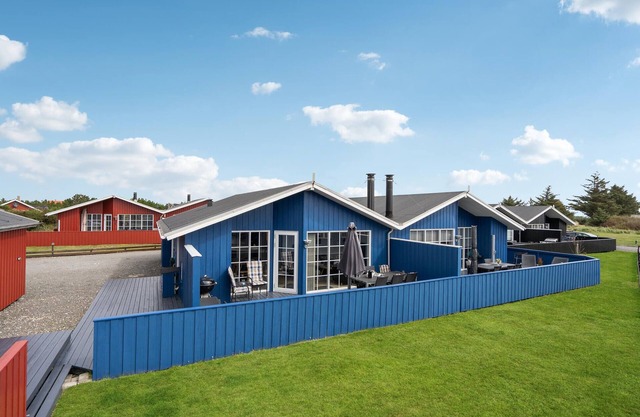 Cozy home in Hvide Sande with sauna