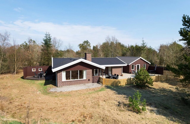 Cozy home in Nørre Nebel with sauna