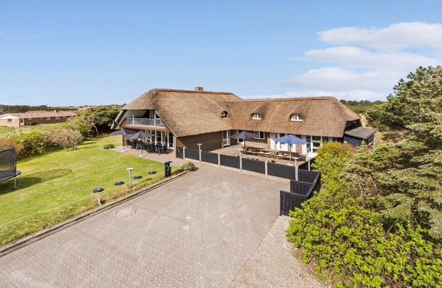 Cozy home in Ringkøbing with sauna