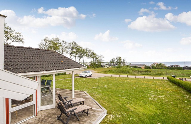 Cozy home in Sjølund with sauna