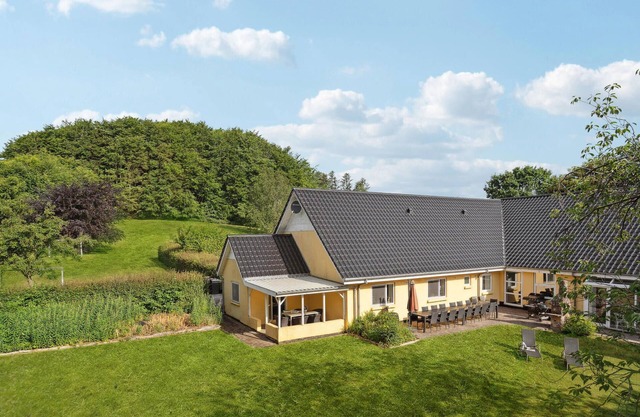 Cozy home in Skjern with WiFi