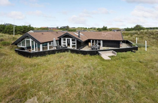Cozy Home In Vejers Strand With Outdoor Swimming Pool