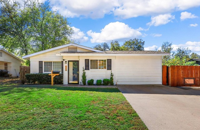 Cozy Home - Private parking, AT&T, Ranger Stadium