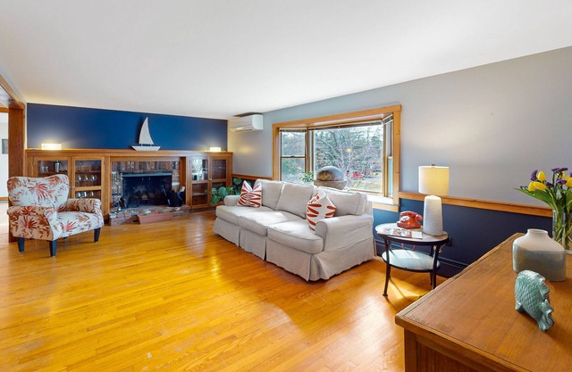Cozy home with firepit, backyard BBQ, & fireplace - near parks, cycling, dining