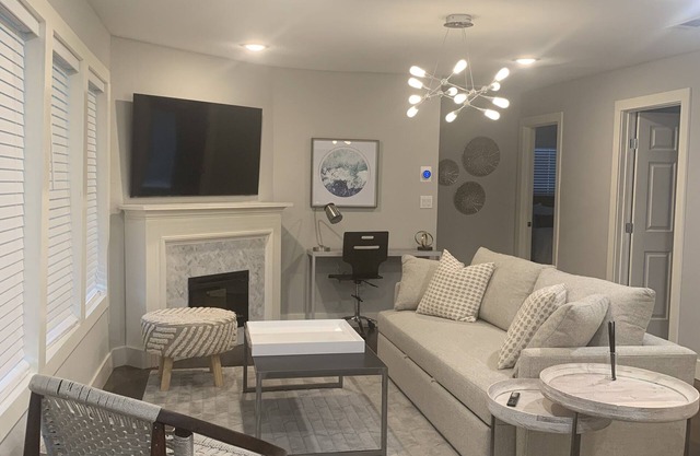 Cozy home with great access to Dallas and ft worth.