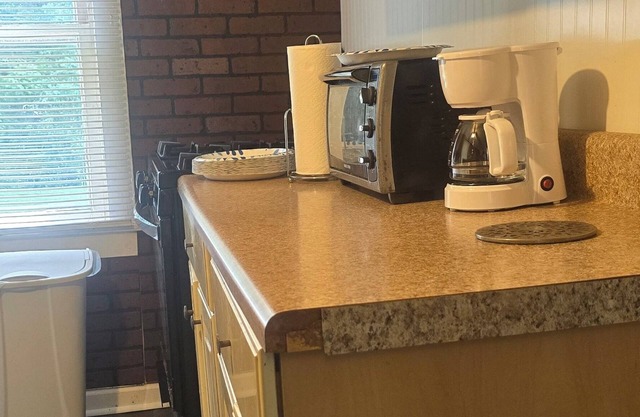 Cozy house in lovely Conway with AC, WiFi