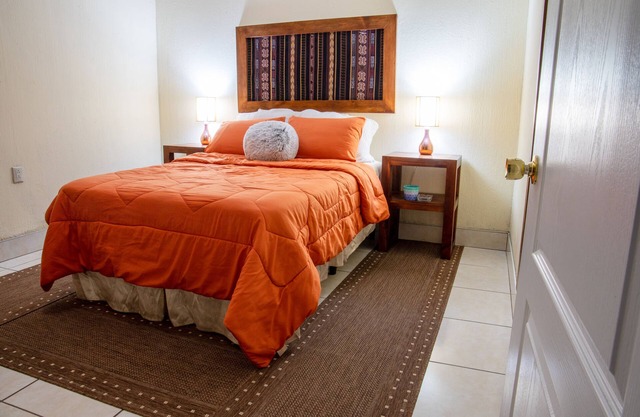 Cozy. Internet, Netflix, Washer and Dryer,full Kitchen