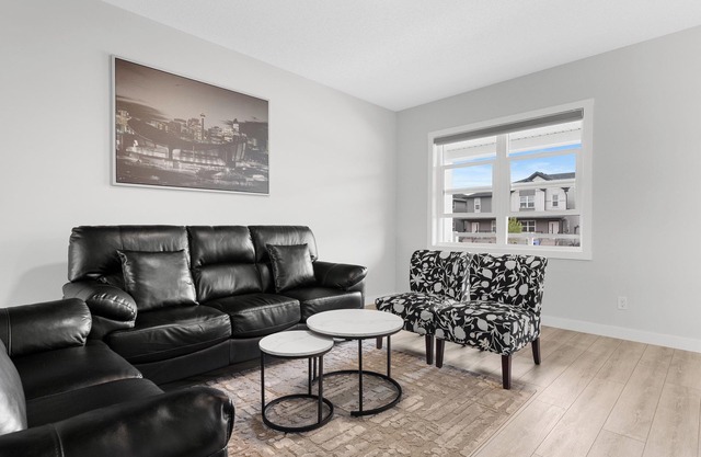 “Cozy & Inviting Calgary Home Perfect for Holidays & Gatherings