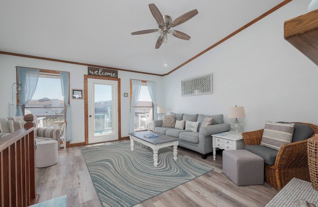 Cozy Kitty Hawk Condo with beautiful beach inspired décor and community amenities