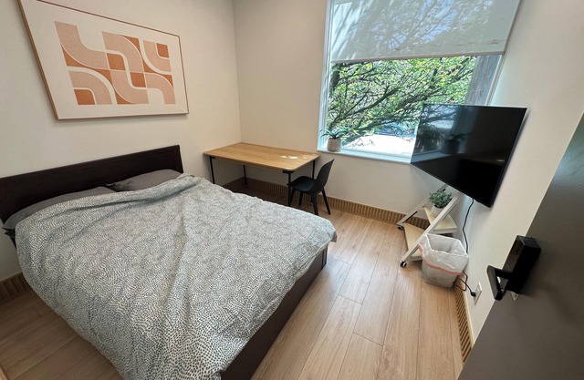 Cozy Lab Studio. Central Location. High-end Mattress, 55inch TV, Free Coffee