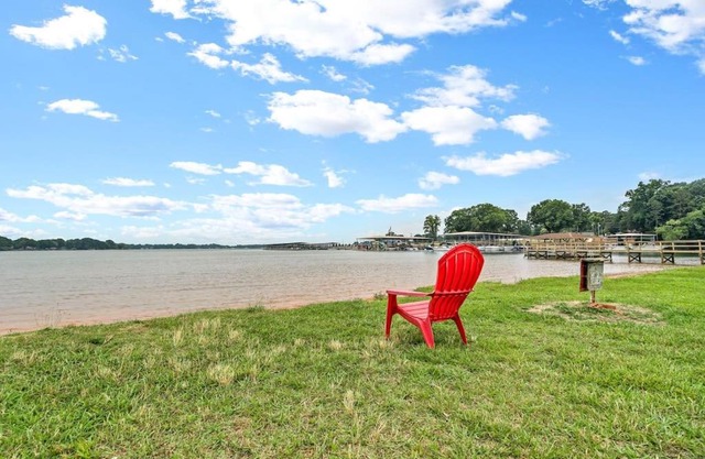 Cozy Lake Home - Jacuzzi King Bed Marina Access