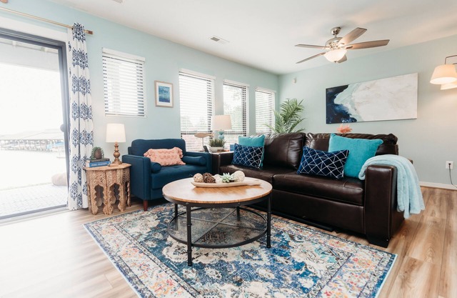 Cozy Lakefront Condo with Kayaks at Bernard's Landing on Smith Mountain Lake